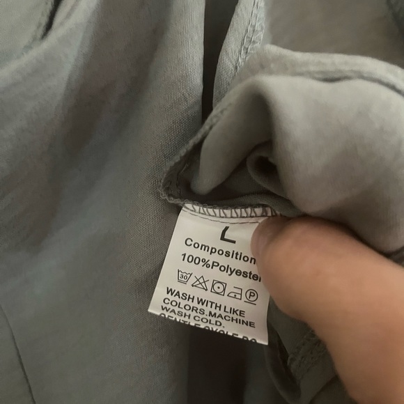 Light weight romper size Large - Picture 6 of 6